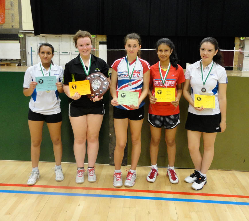 U18 GS main s/f Keya Patani & Laura Monk, r/up Lia Willis, Winner Cayleigh Bambrick + U18 GS plate winner Renu Chopra-Dhall